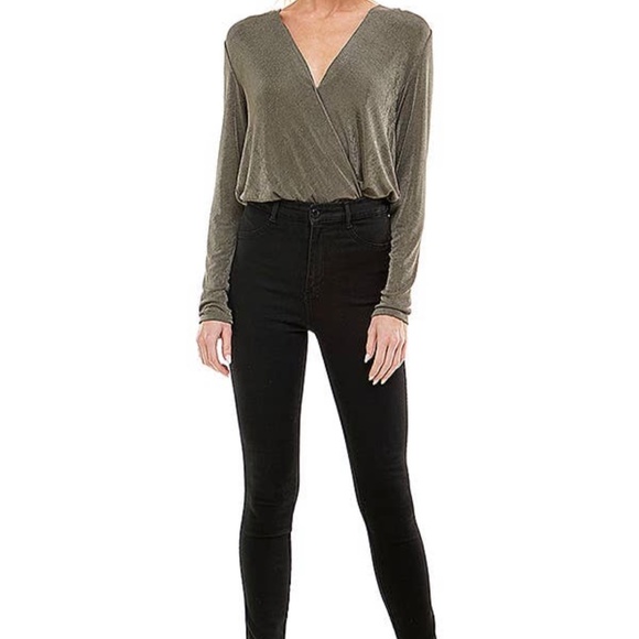 Long sleeve surplice bodysuit - Picture 3 of 8